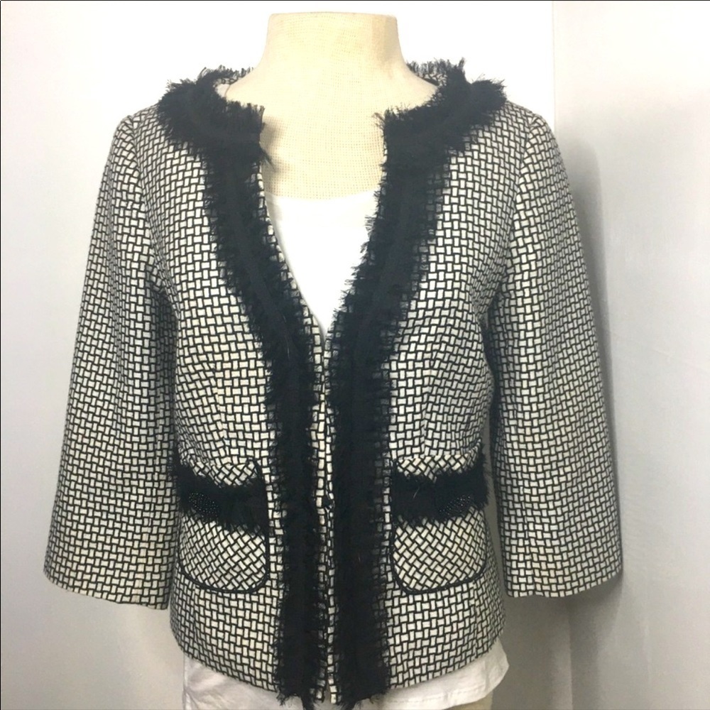 White House Black Market Houndstooth Lace trimmed